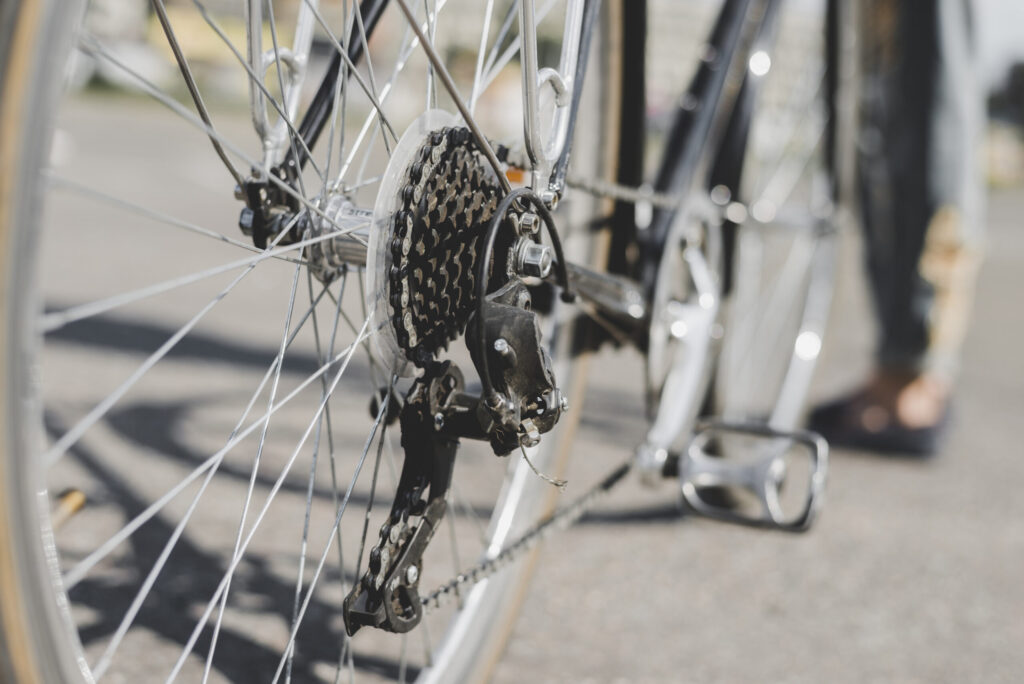 Schäden durch Fahrraddiebstähle bleiben auf hohem Niveau 1 bicycle s detail view rear wheel with chain sprocket scaled